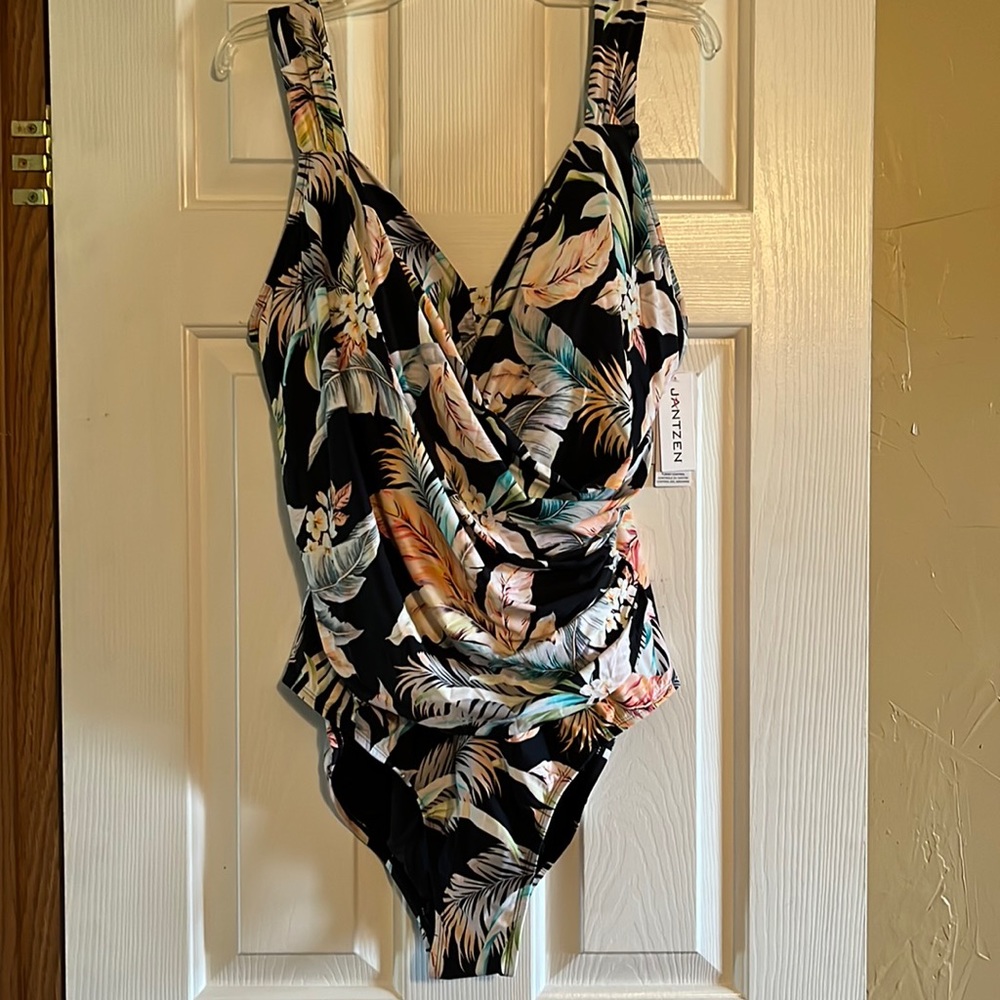 NWT Jantzen one piece bathing suit, never worn.